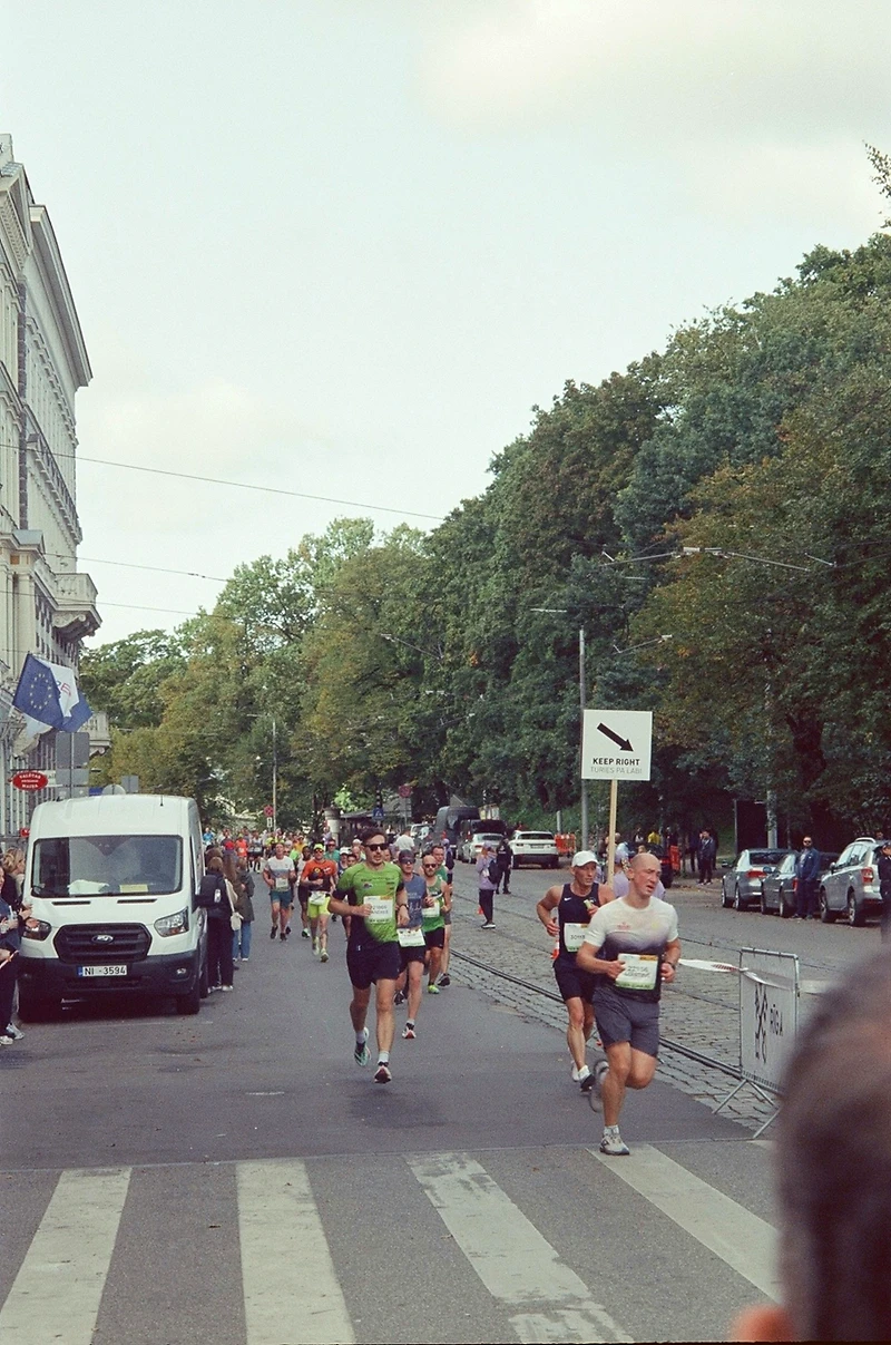 Obraz doV Nocny Bieg Parami ze Świetlikami